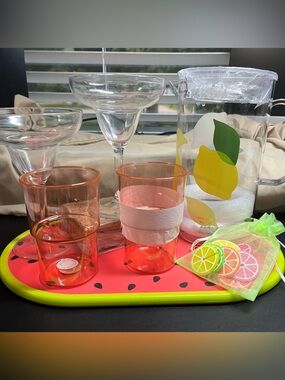 kate spade Clear Lemon Pitcher with Pink Tinted Tumblers plus accessories.